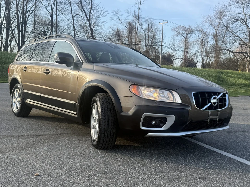 2012 Volvo XC70 3rd Gen - Image 9 of 21