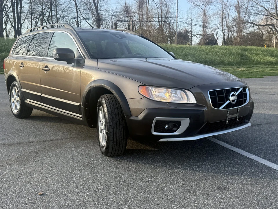 2012 Volvo XC70 3rd Gen - Image 8 of 21