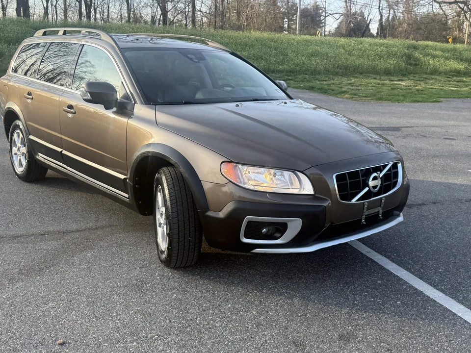 2012 Volvo XC70 3rd Gen - Image 7 of 21