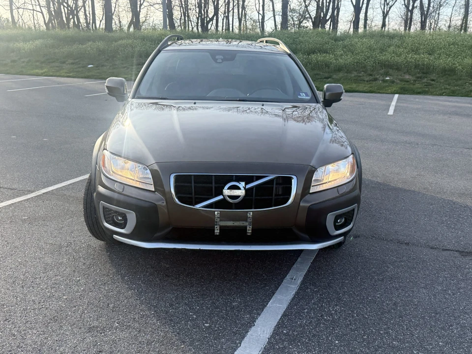 2012 Volvo XC70 3rd Gen - Image 3 of 21
