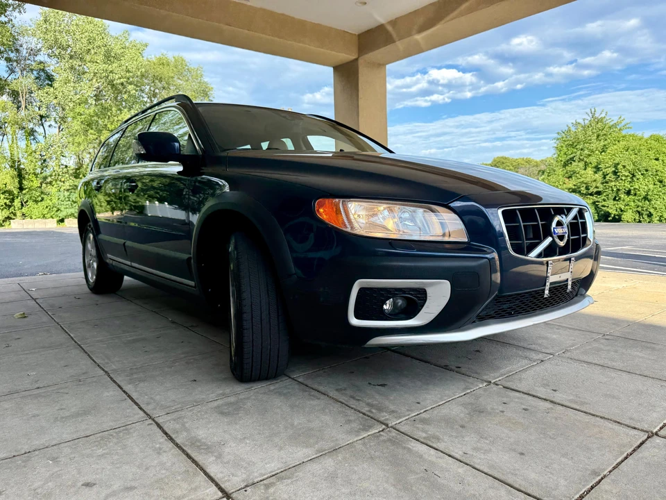 2012 Volvo XC70 3rd Gen - Image 17 of 31
