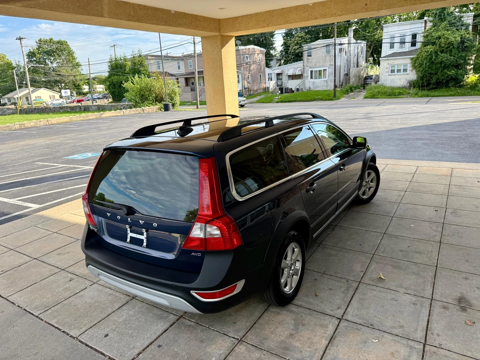 2012 Volvo XC70 3rd Gen - Image 15 of 31