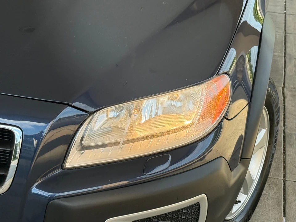 2012 Volvo XC70 3rd Gen - Image 26 of 31
