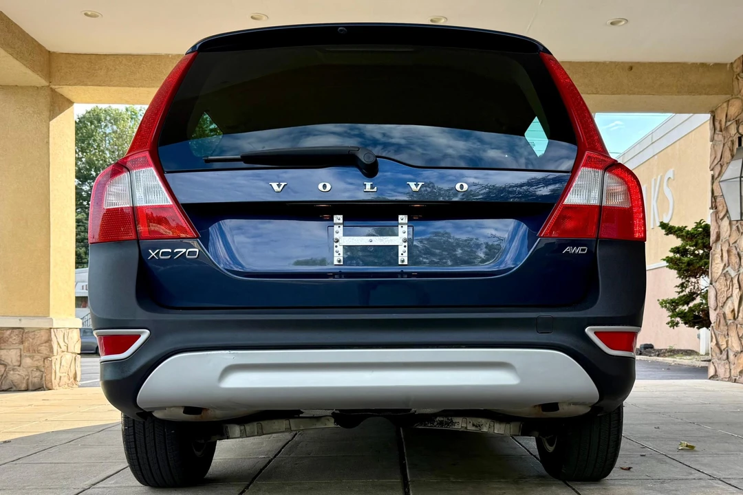 2012 Volvo XC70 3rd Gen - Image 5 of 31