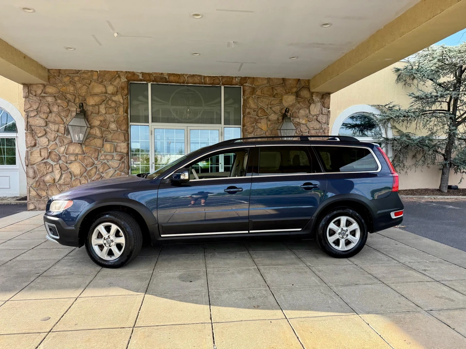 2012 Volvo XC70 3rd Gen - Image 10 of 31