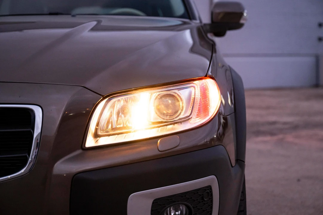 2012 Volvo XC70 3rd Gen - Image 22 of 31