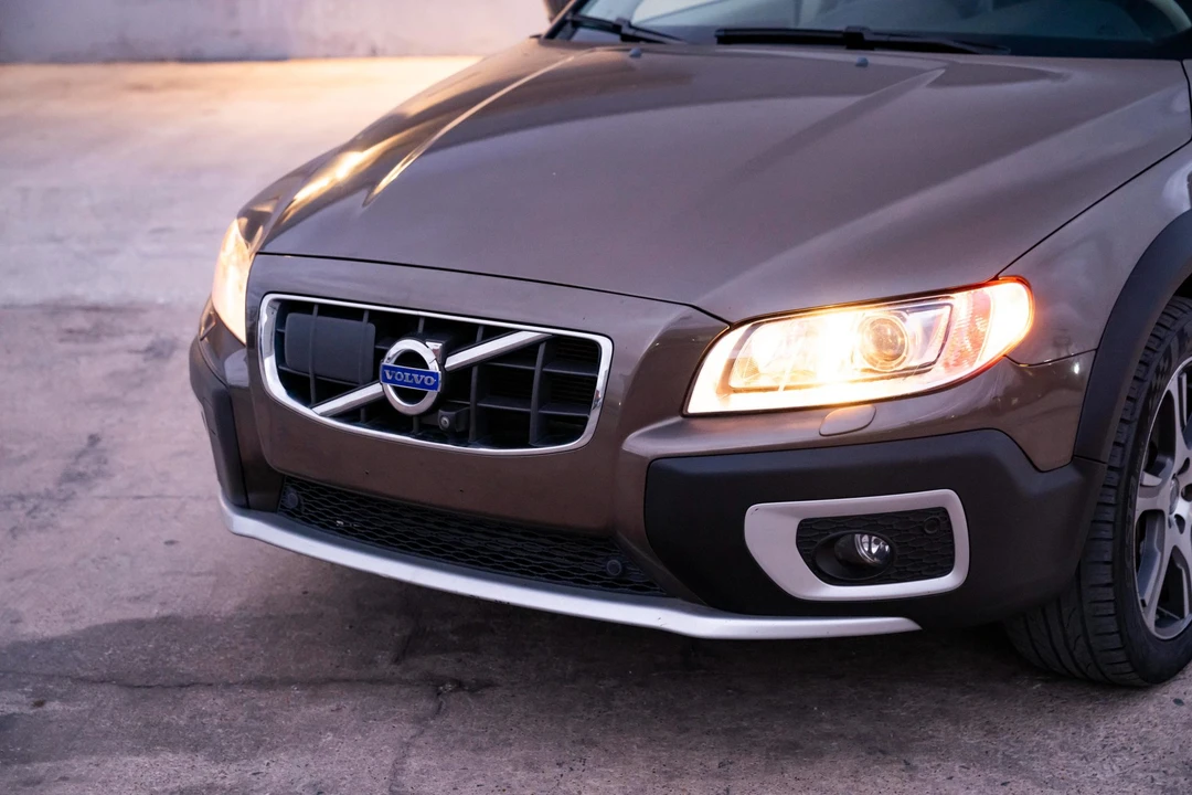 2012 Volvo XC70 3rd Gen - Image 23 of 31