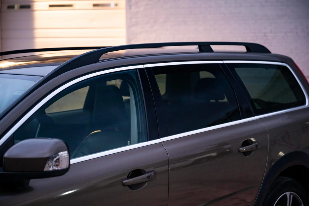 2012 Volvo XC70 3rd Gen - Image 14 of 31