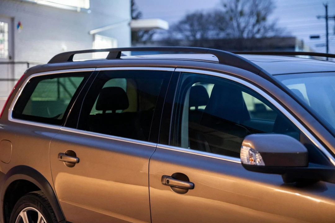 2012 Volvo XC70 3rd Gen - Image 17 of 31
