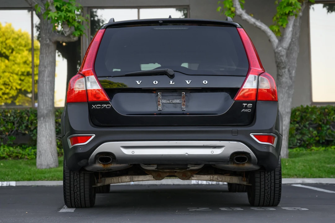 2012 Volvo XC70 3rd Gen - Image 14 of 31
