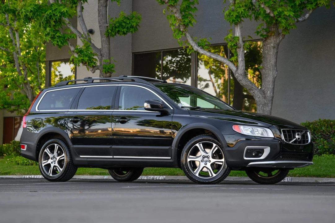 2012 Volvo XC70 3rd Gen - Image 18 of 31