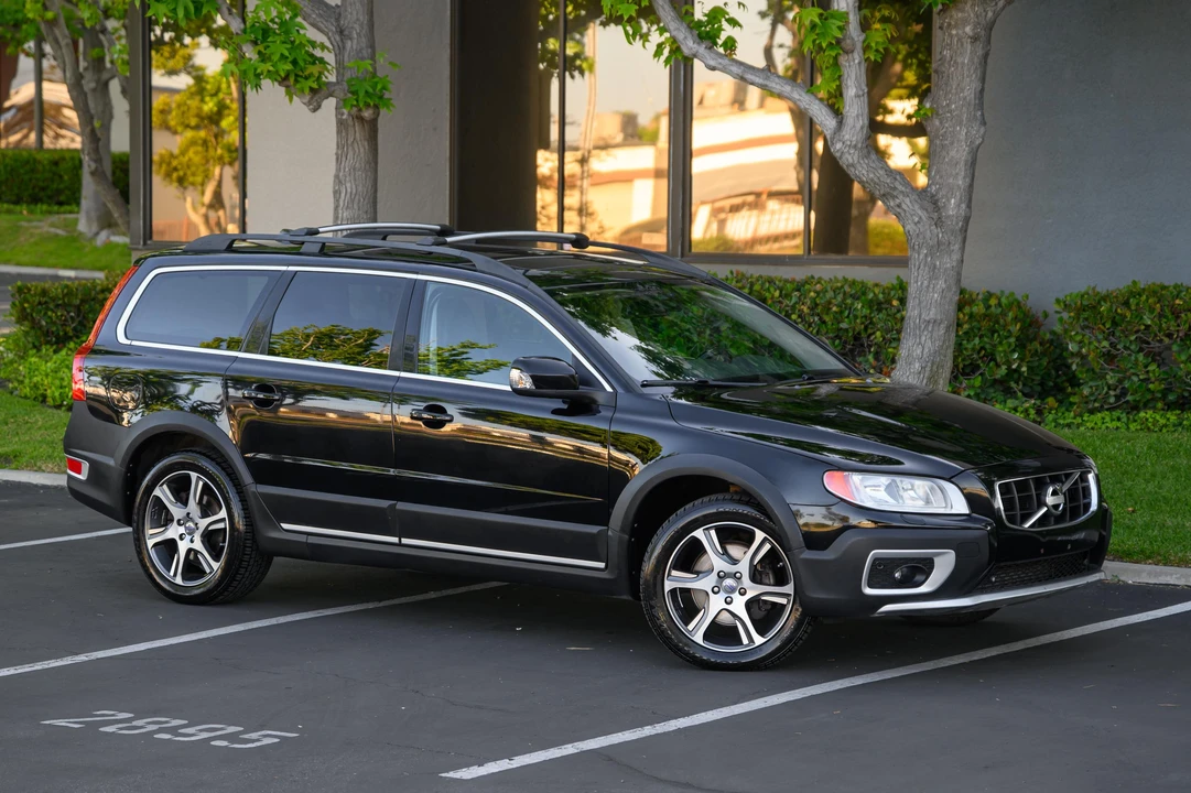 2012 Volvo XC70 3rd Gen - Image 17 of 31