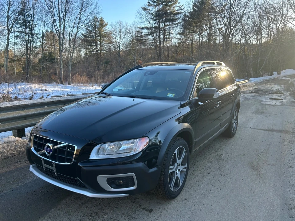 2012 Volvo XC70 3rd Gen - Image 5 of 19