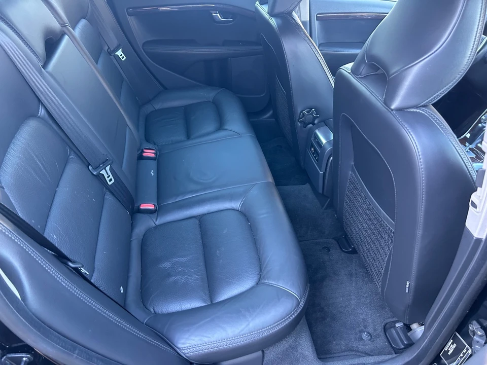 2012 Volvo XC70 3rd Gen - Image 13 of 19