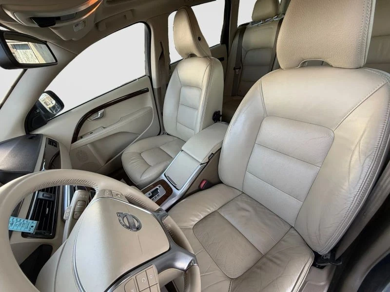 2012 Volvo XC70 3rd Gen - Image 11 of 12
