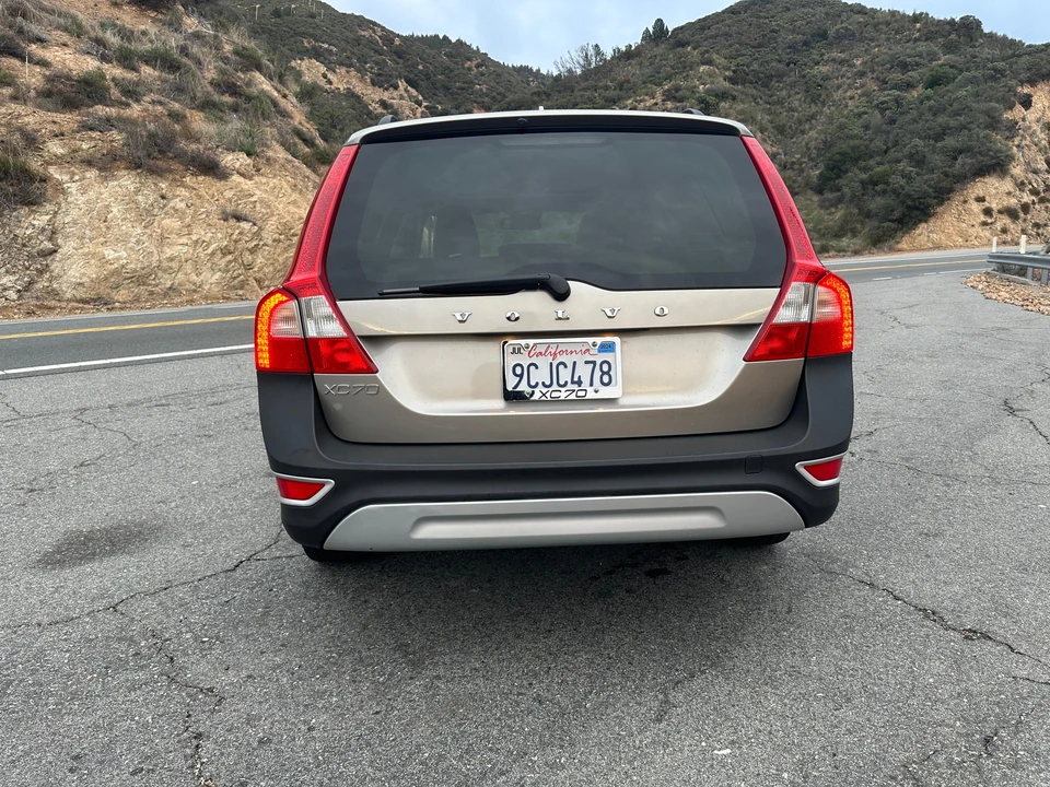 2012 Volvo XC70 3rd Gen - Image 21 of 31