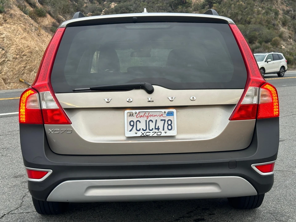 2012 Volvo XC70 3rd Gen - Image 22 of 31