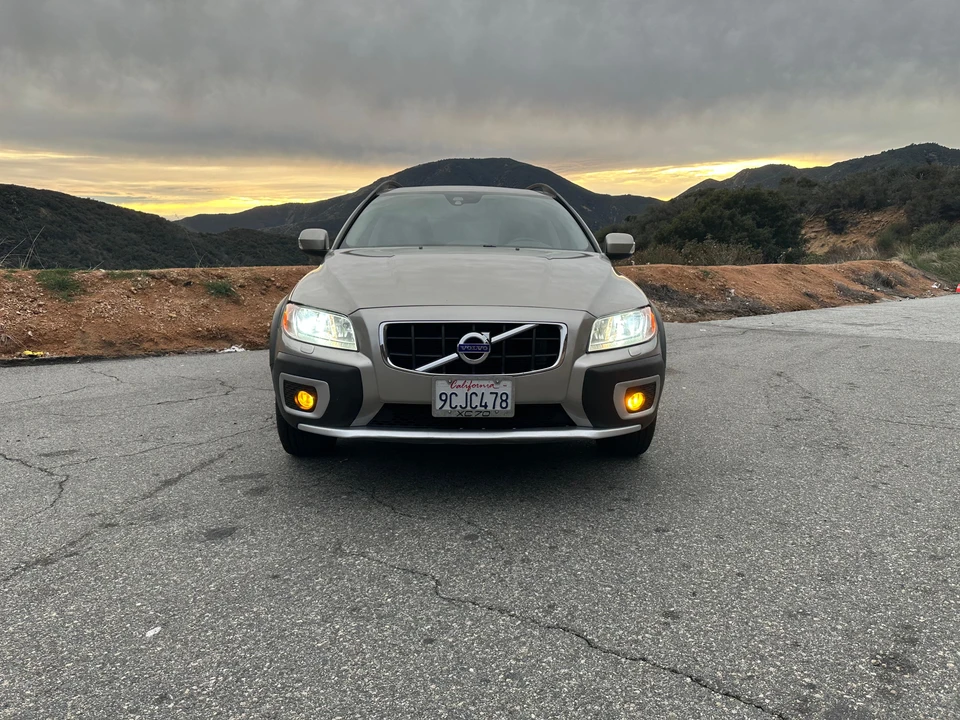 2012 Volvo XC70 3rd Gen - Image 7 of 31