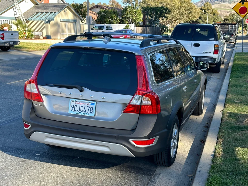 2012 Volvo XC70 3rd Gen - Image 23 of 31