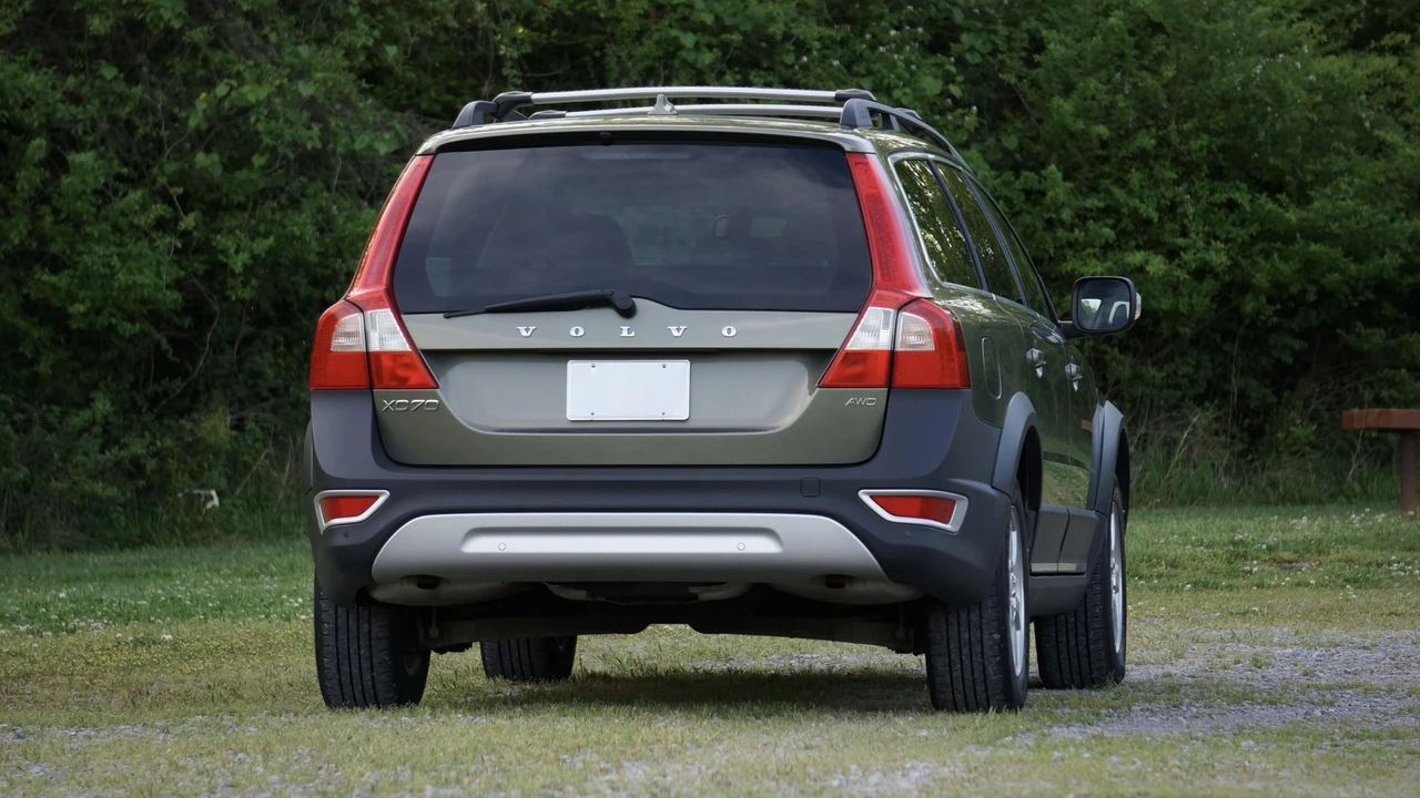 2012 Volvo XC70 3rd Gen - Image 7 of 7