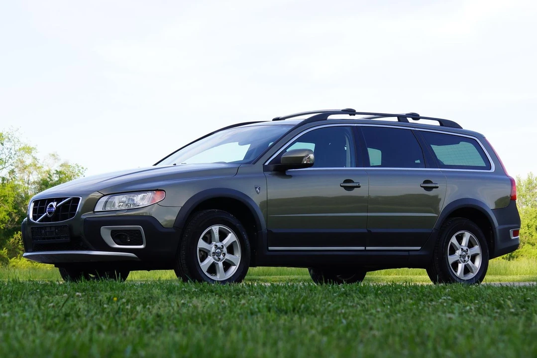 2012 Volvo XC70 3rd Gen - Image 3 of 7