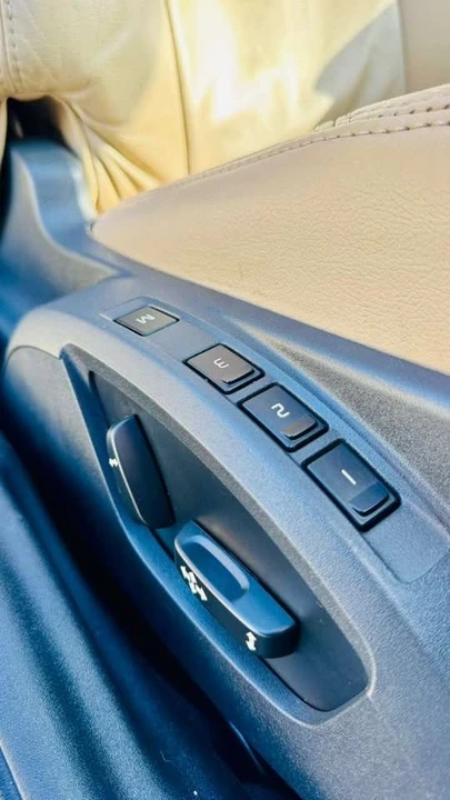 2012 Volvo C30 - Image 16 of 20