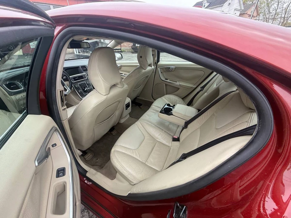 2012 Ford S197 Mustang - Image 11 of 12