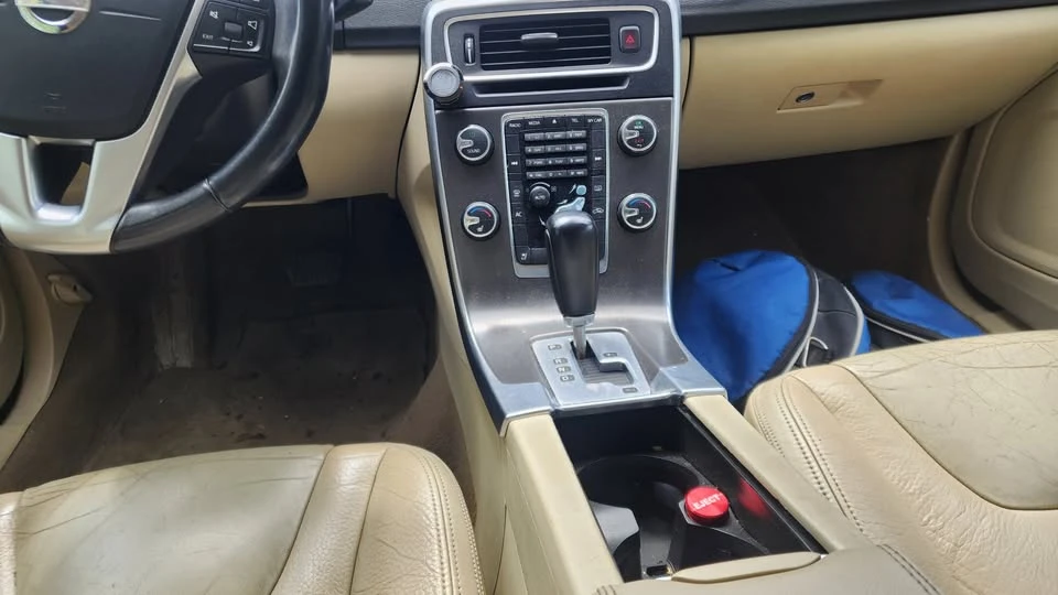 2012 Volvo S60 2nd Gen - Image 16 of 20