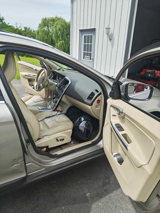 2012 Volvo XC60 1st Gen - Image 7 of 11