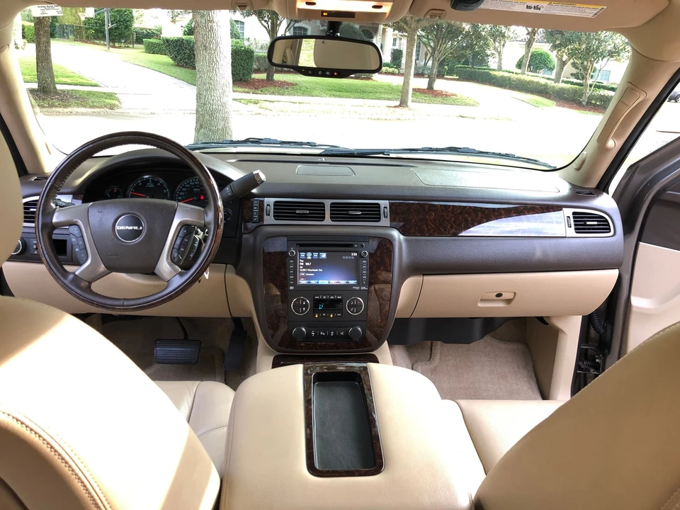 2012 Cadillac Escalade & EXT 3rd Gen - Image 2 of 30