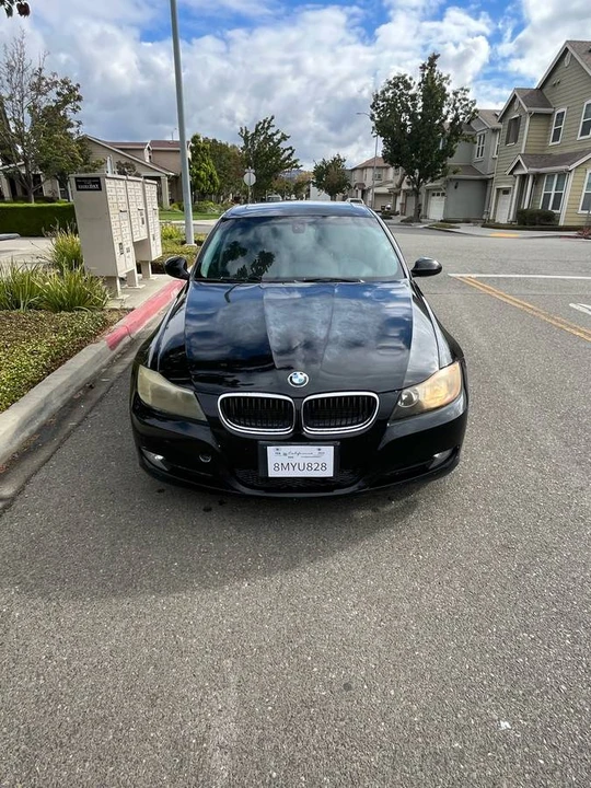 2011 BMW E90 3 Series Sedan - Image 8 of 17