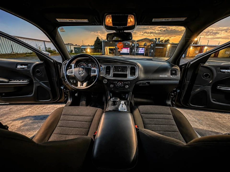 2012 Dodge Charger 7th Gen - Image 6 of 7