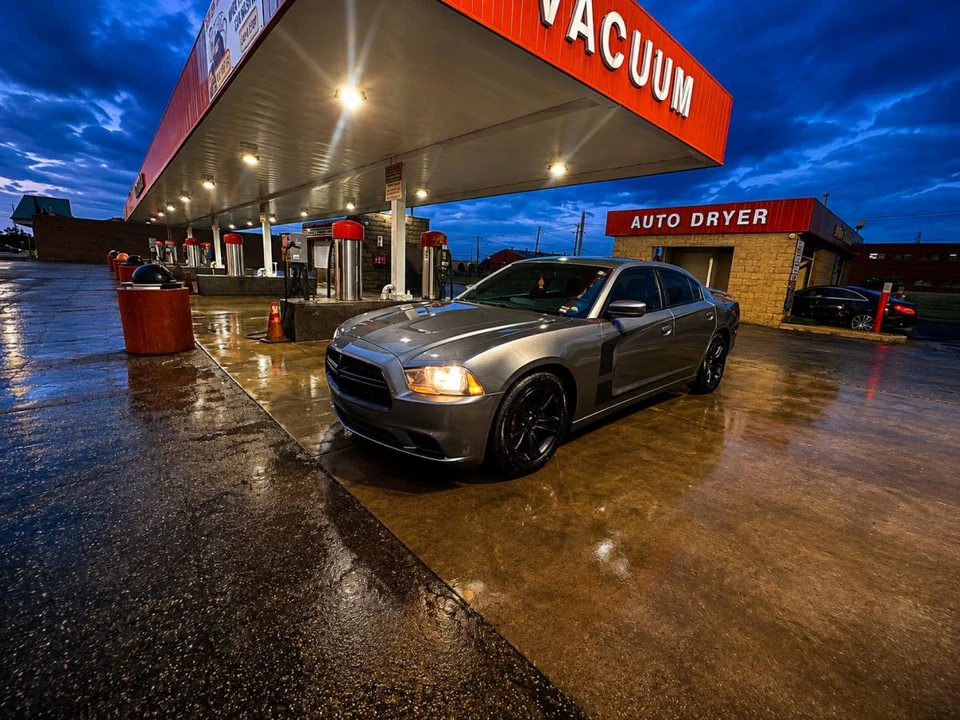 2012 Dodge Charger 7th Gen - Image 2 of 7