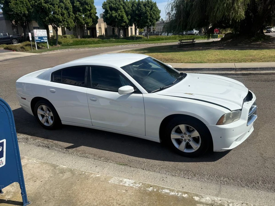2012 Dodge Charger 7th Gen - Image 2 of 12