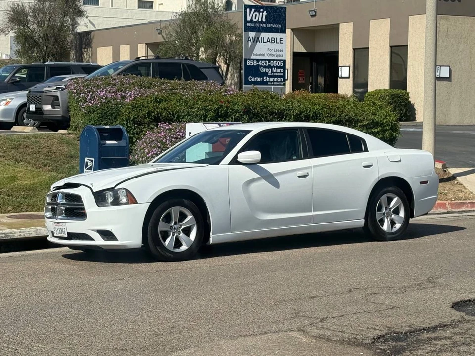 2012 Dodge Charger 7th Gen - Image 6 of 12