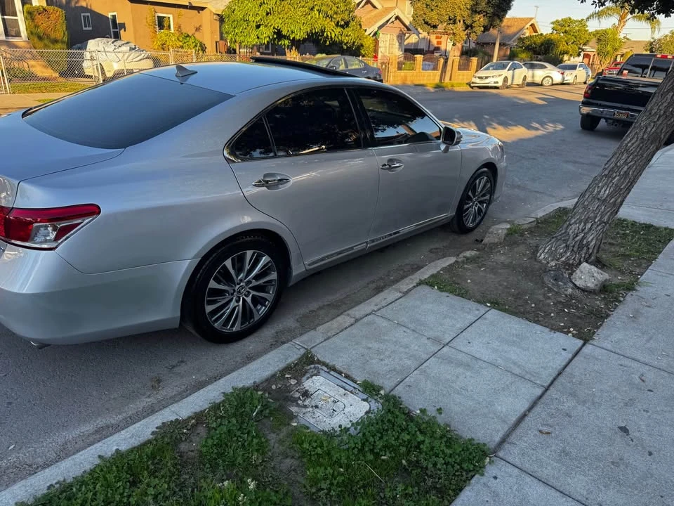 2012 Lexus ES 5th Gen - Image 3 of 5