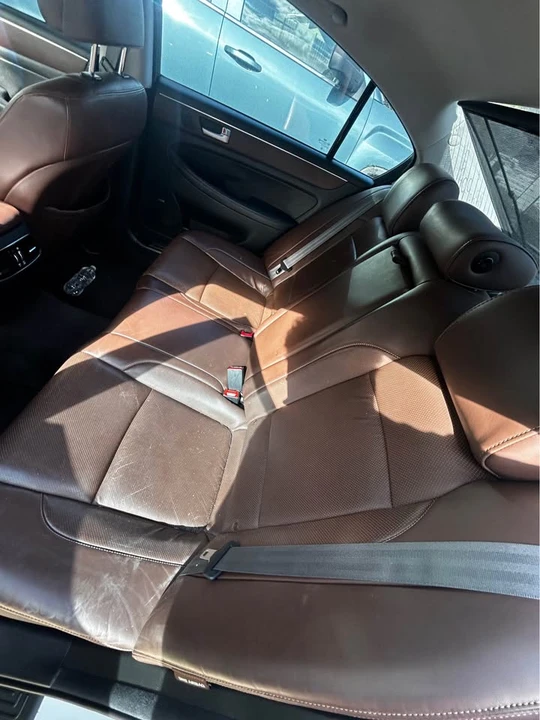 2012 Hyundai Genesis - Image 7 of 10