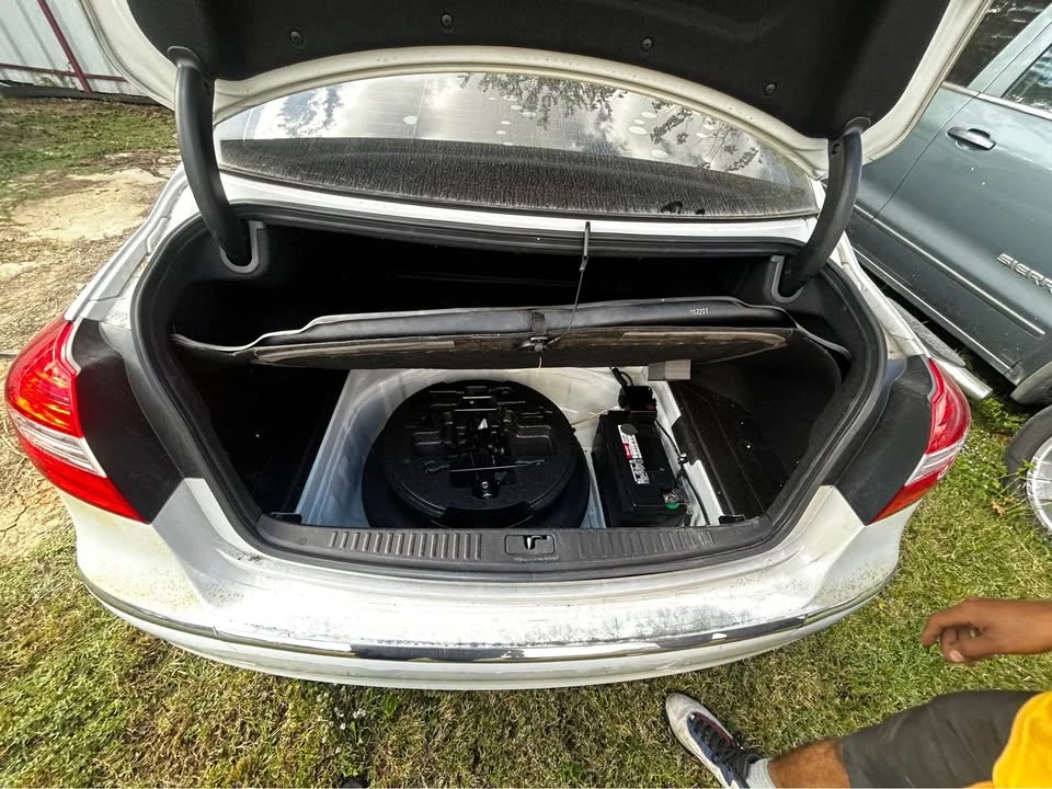 2012 Hyundai Genesis - Image 10 of 10