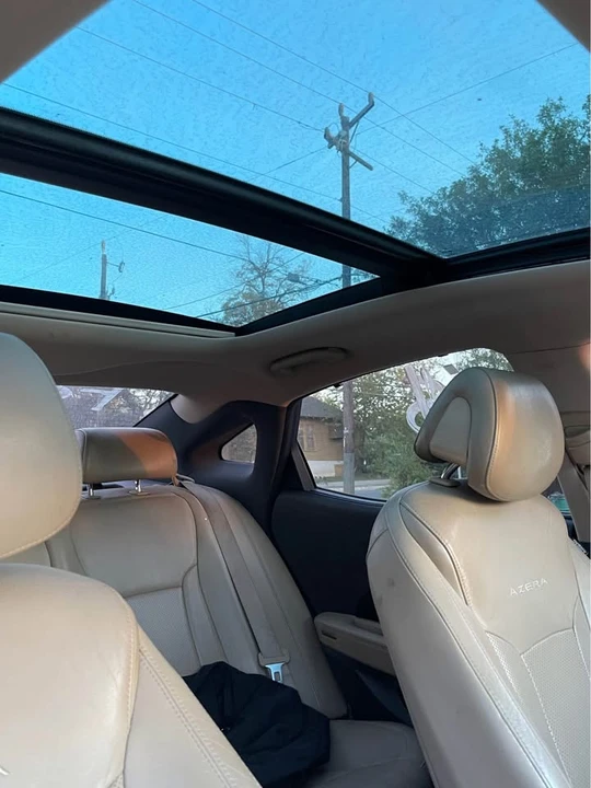 2012 Hyundai Azera - Image 5 of 8