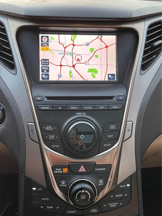 2012 Hyundai Azera - Image 7 of 8