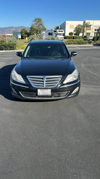 2012 Hyundai Genesis - Image 5 of 8