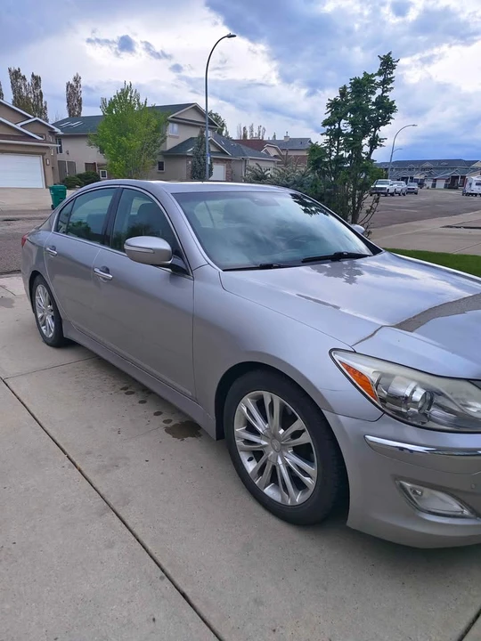2012 Hyundai Genesis - Image 2 of 7
