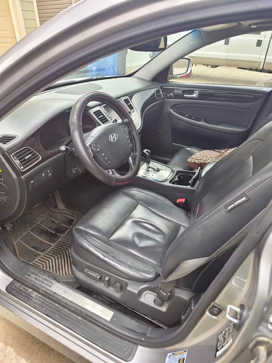 2012 Hyundai Genesis - Image 5 of 7