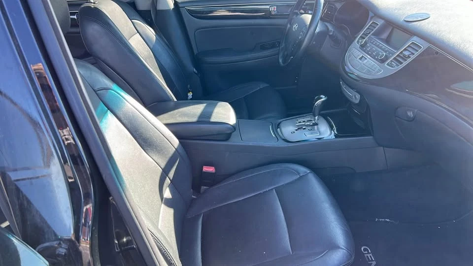 2012 Hyundai Genesis - Image 7 of 8