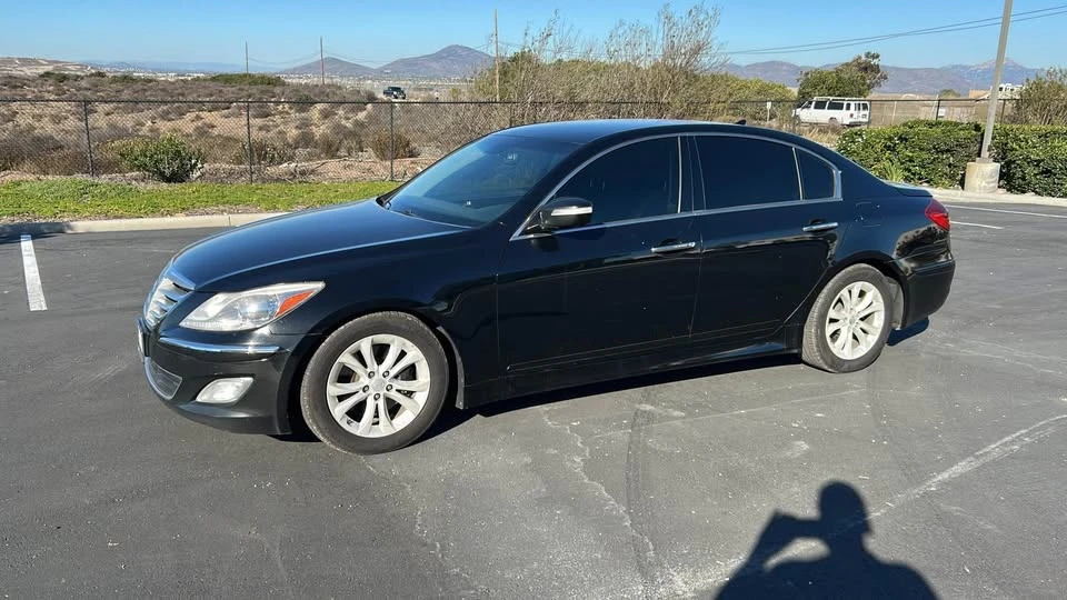 2012 Hyundai Genesis - Image 3 of 8
