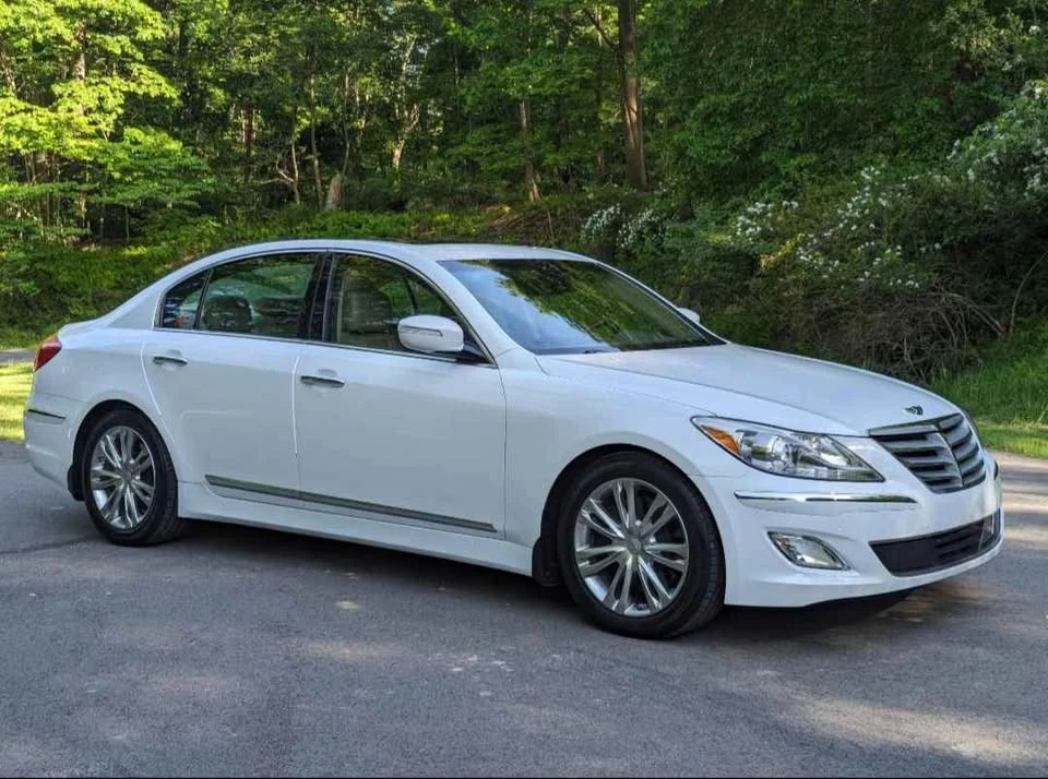 2012 Hyundai Genesis - Image 3 of 9