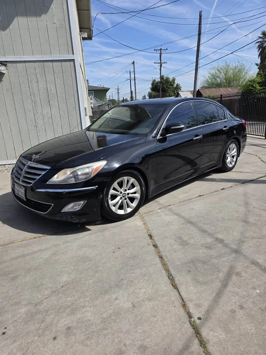 2012 Hyundai Genesis - Image 6 of 9