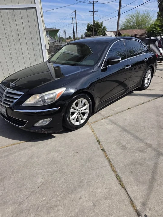 2012 Hyundai Genesis - Image 4 of 9