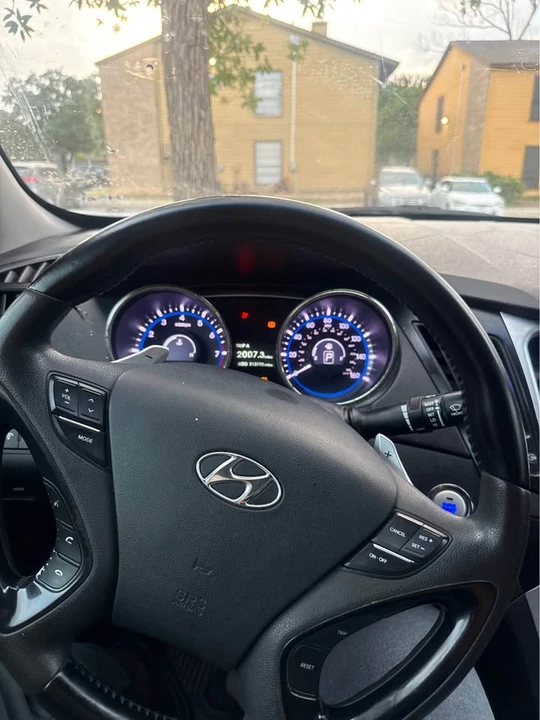 2012 Hyundai Sonata - Image 5 of 5