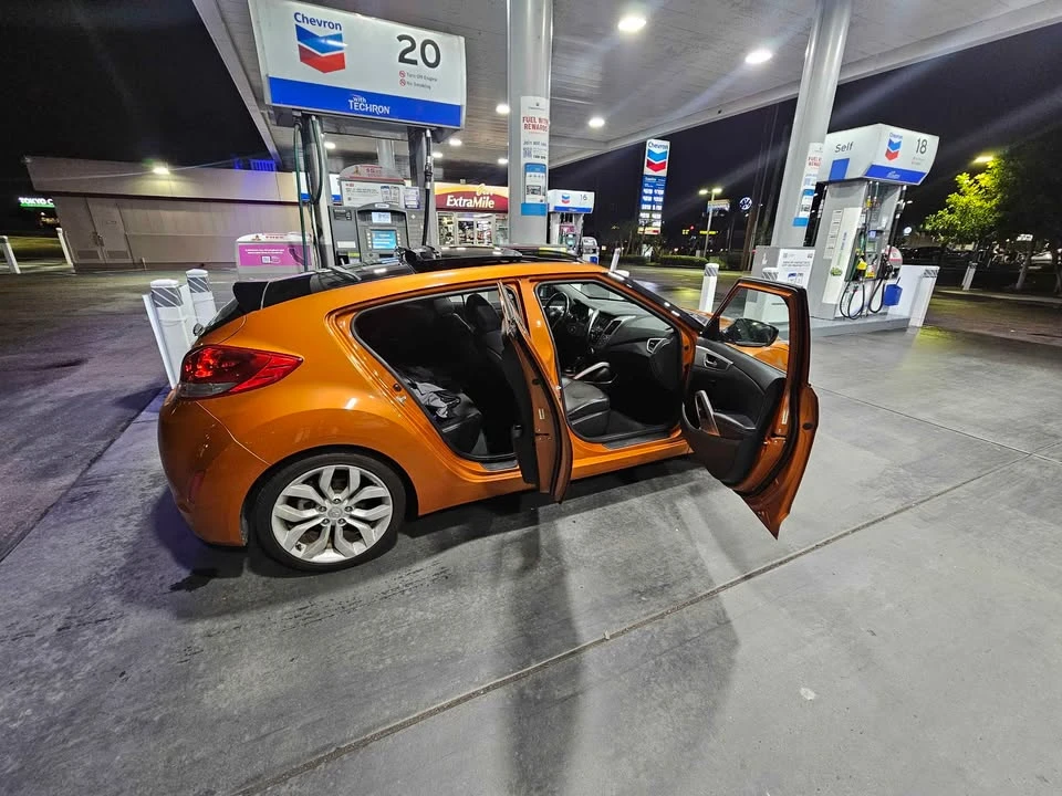 2012 Hyundai Veloster - Image 2 of 9